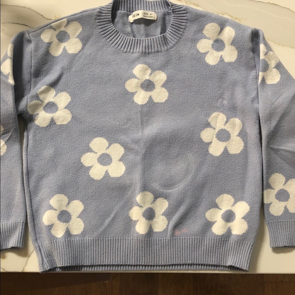 SHEIN Light Blue Soft Crewneck Sweater with White Flower Jacquard